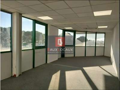 Location bureaux de 1333m² à Garons zone Aeropole