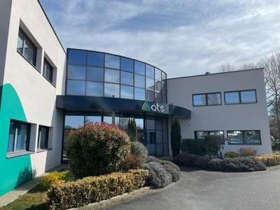 A louer bureaux 1 200m² divisibles à Écuisses