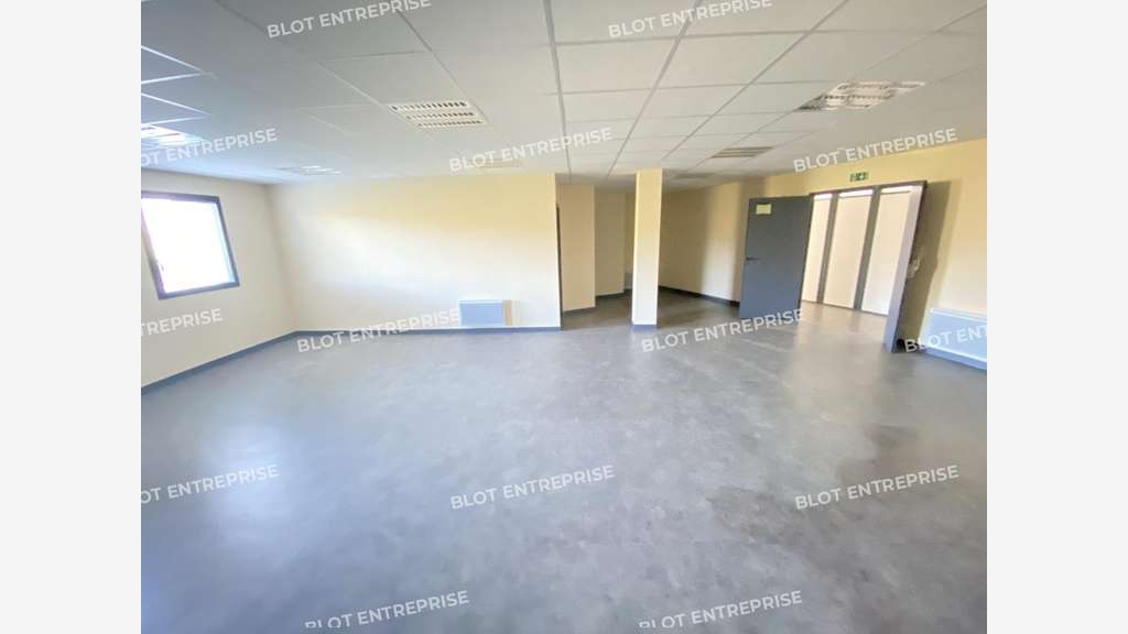 Bureaux 508m² ERP à Guipavas zone de Kergaradec