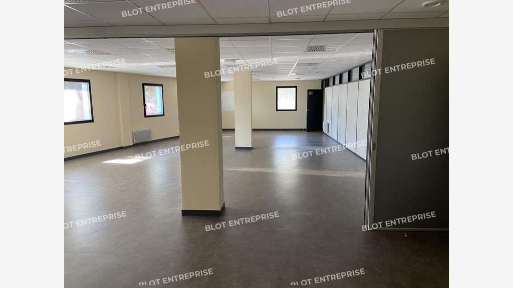 Bureaux 508m² ERP à Guipavas zone de Kergaradec