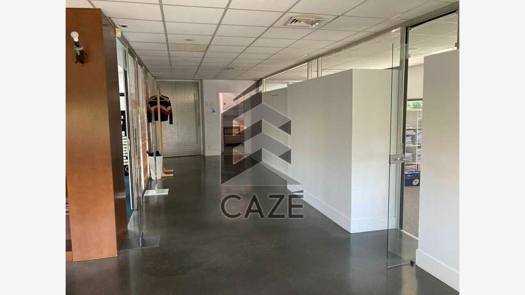 A louer bureaux 205m² à Lormont ZFU proche A10