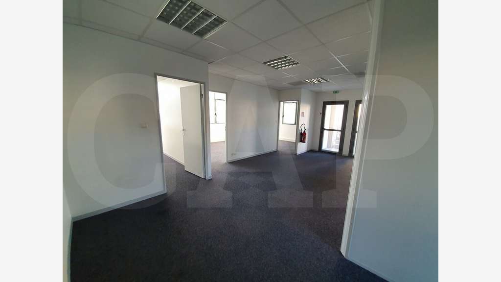 A louer bureaux 130m² RDC à Saint-Grégoire