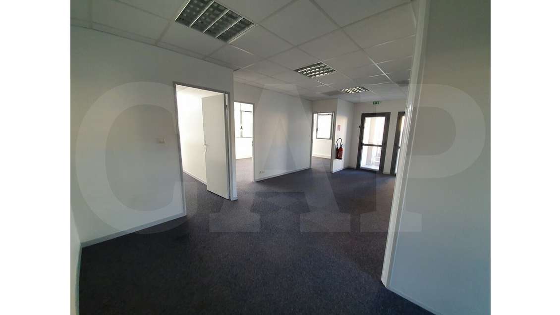 A louer bureaux 130m² RDC à Saint-Grégoire