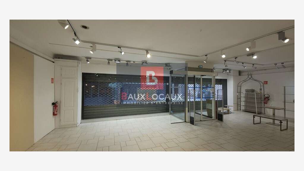 A louer local 509m² rue piétonne à Carpentras