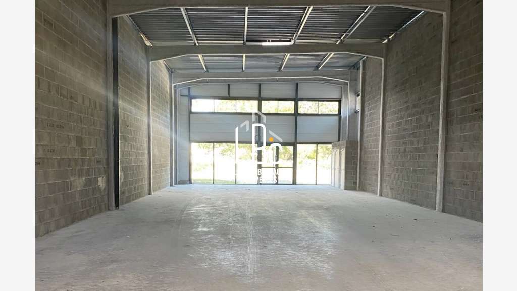 A louer local commercial de 225m² à Carquefou