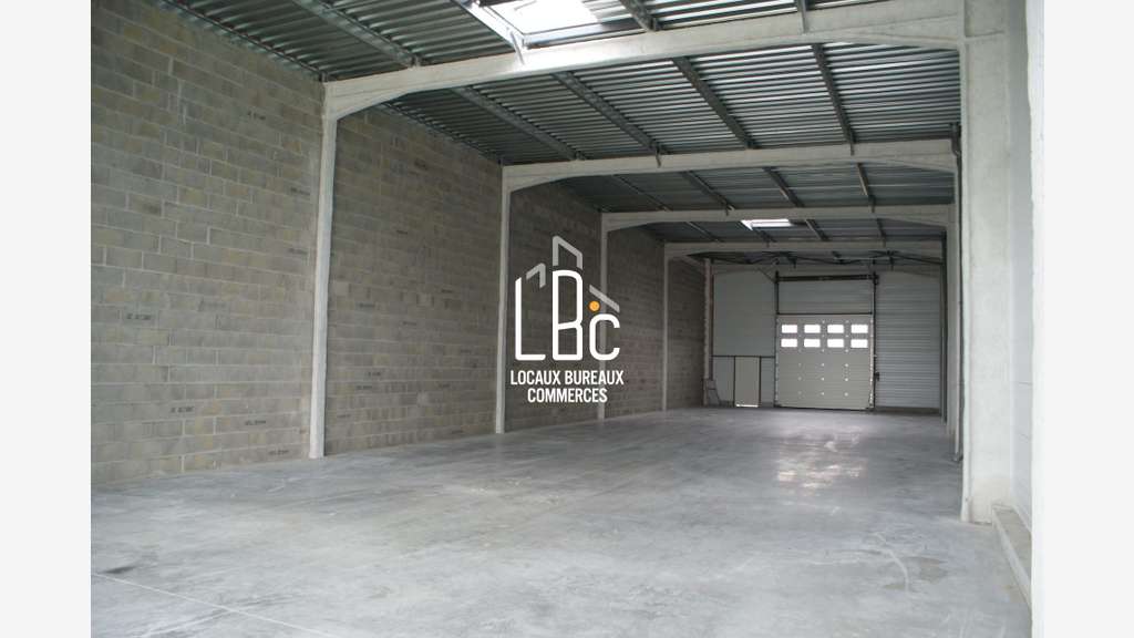 A louer local commercial de 225m² à Carquefou