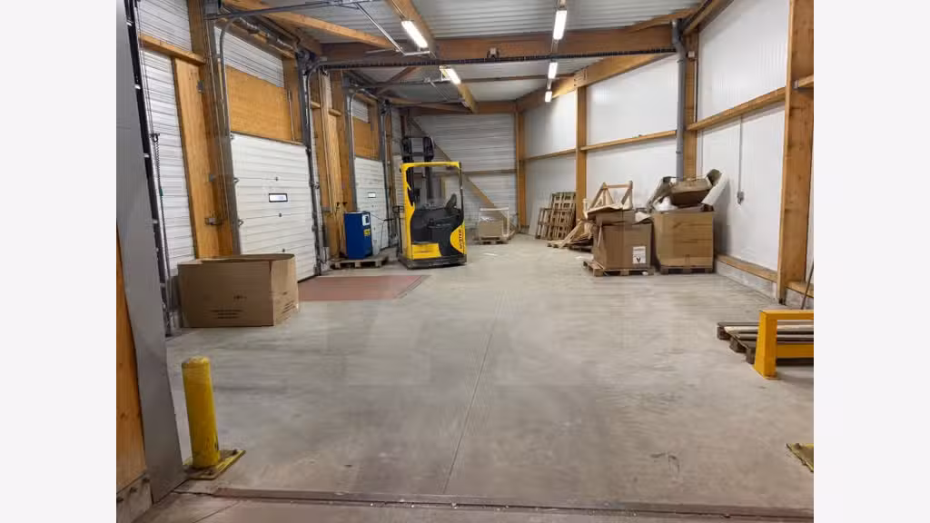 A louer local d'activités 2900m² à Caudan Kerpont