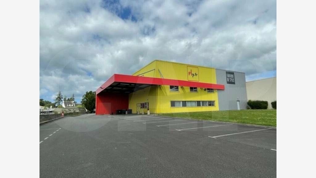 A louer local d'activités 2900m² à Caudan Kerpont