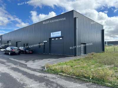 A louer cellule activités neuve 300m² ZC KAP KOAD
