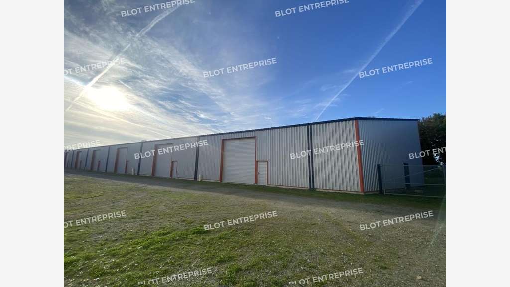 A louer local type industriel 600m² ZA Dinard