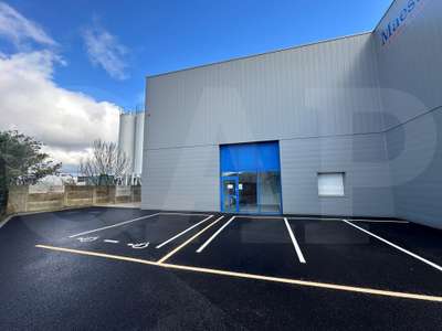 A louer local d'activité 988m² à Cesson ZI Sud Est