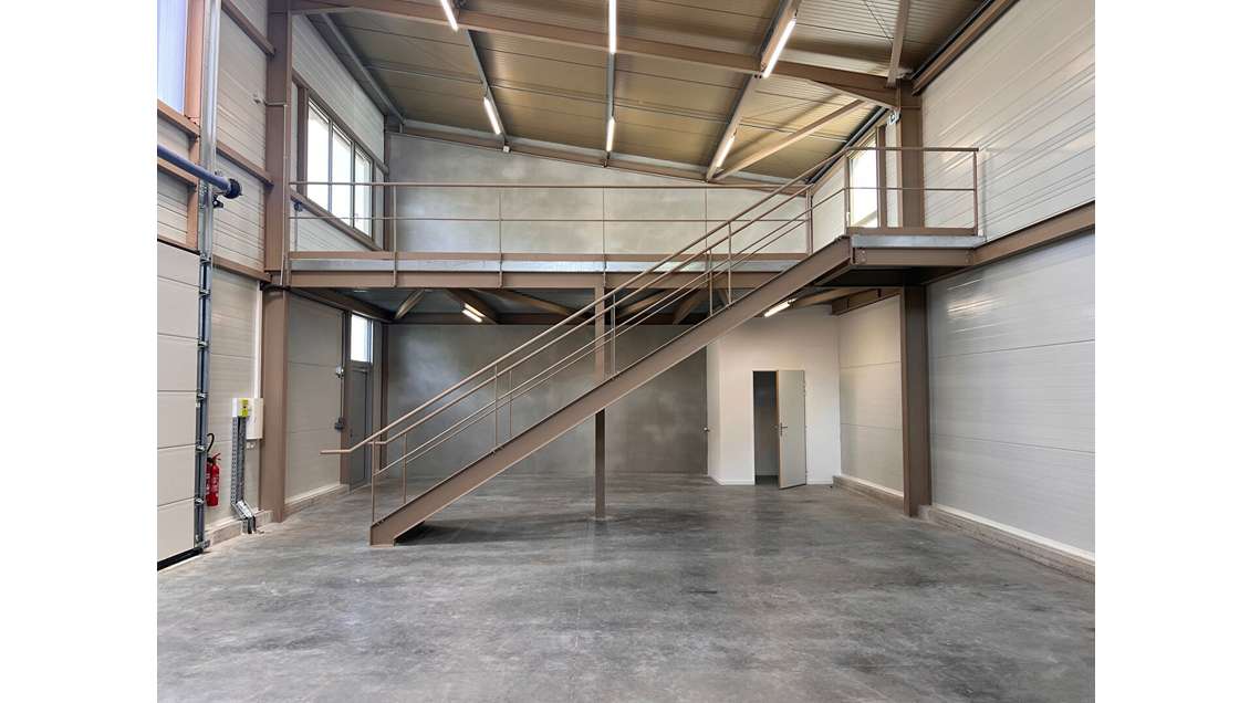 A louer cellule artisanale neuve 167m² à Bayonne  