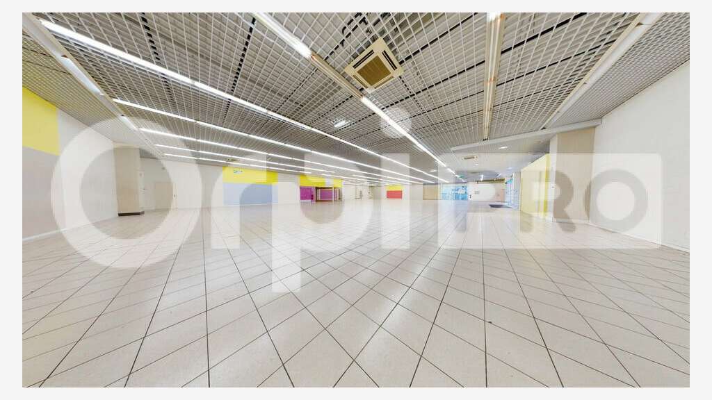 A louer cellule 770m² divisible ZA Soissons