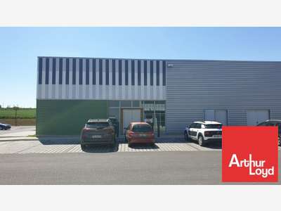 A louer cellule commerciale 200m² à Azay-le-Brûlé