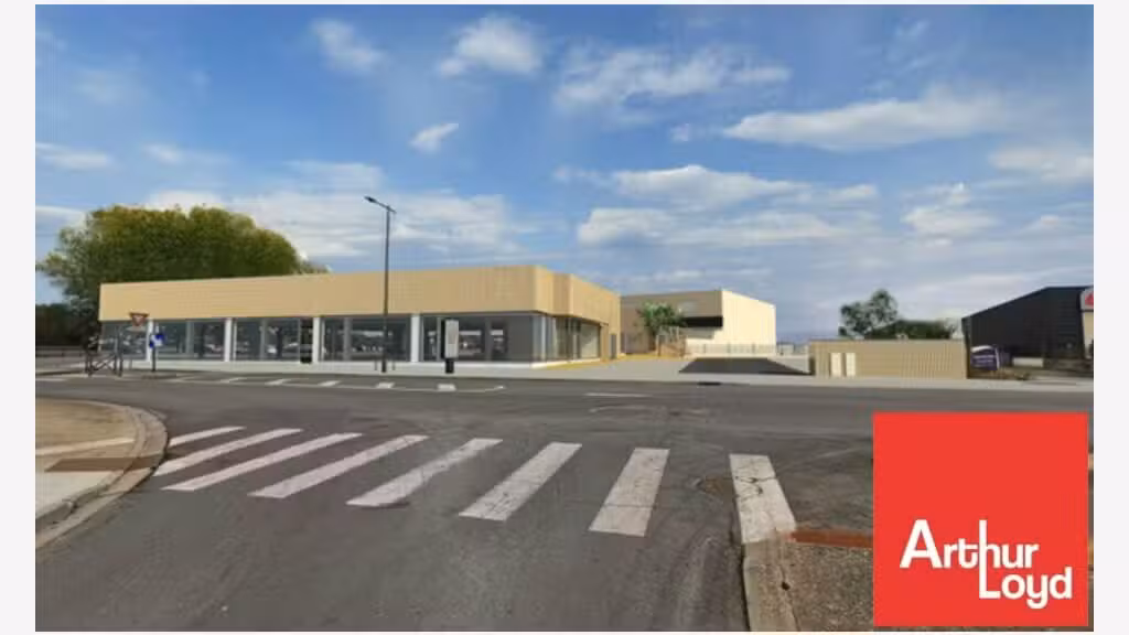 Cellule commerciale neuve 250m² à louer à Poitiers