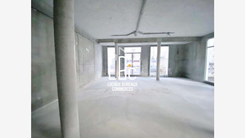 À louer local commercial 116m² Ile de Nantes CHU