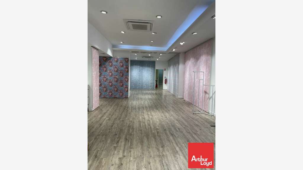 Loue cellule 170m² en rue N°1 hyper centre Niort
