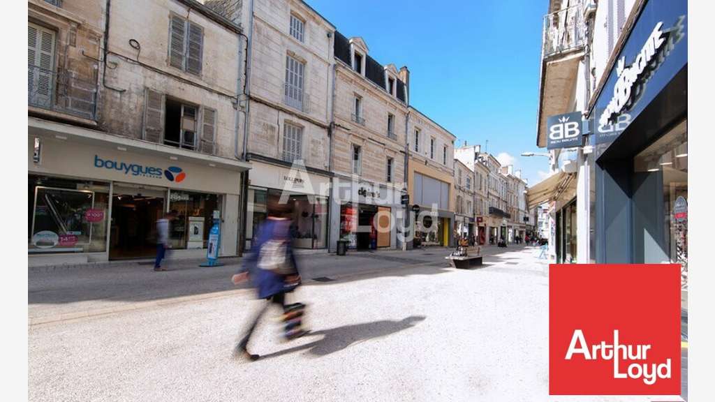 Loue cellule 170m² en rue N°1 hyper centre Niort
