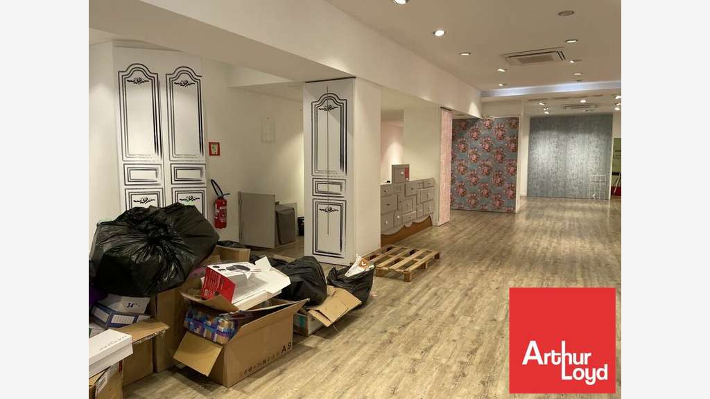 Loue cellule 170m² en rue N°1 hyper centre Niort