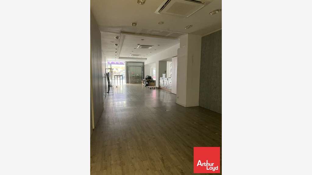 Loue cellule 170m² en rue N°1 hyper centre Niort