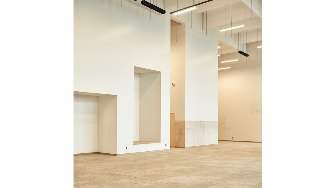 Location cellule commerciale 668m² Pont-Ste-Marie