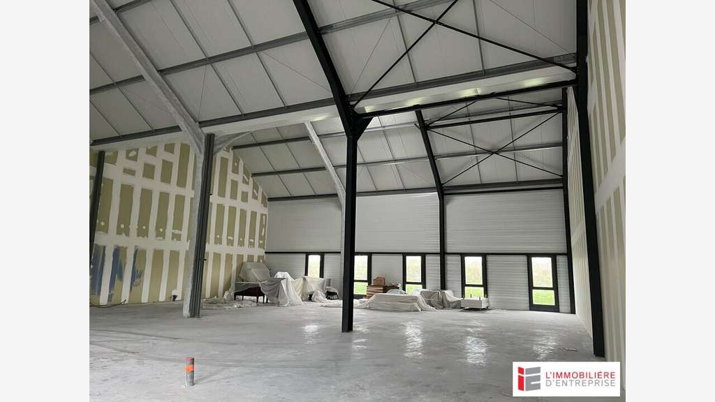 A louer cellule commerciale 355m² à Saint Malo