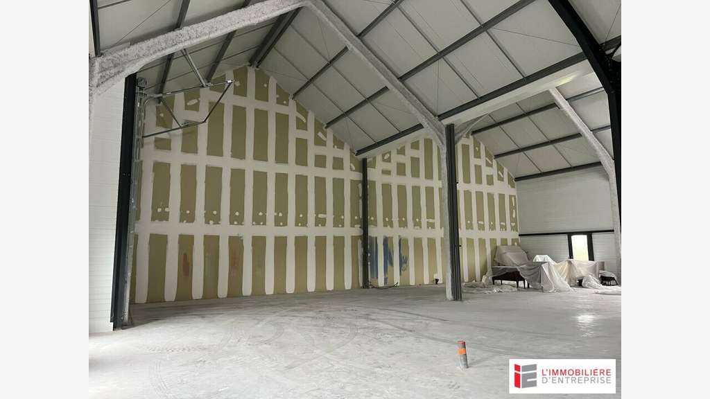 A louer cellule commerciale 355m² à Saint Malo