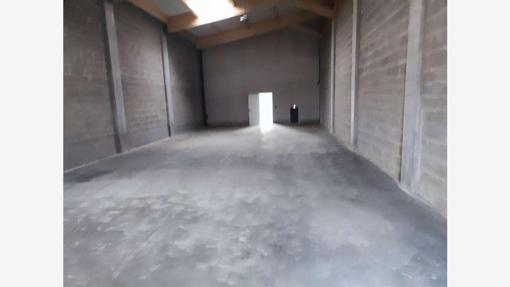 A louer cellule d'activité 248m² à Pornichet