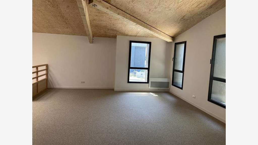 A louer cellule d'activité 248m² à Pornichet