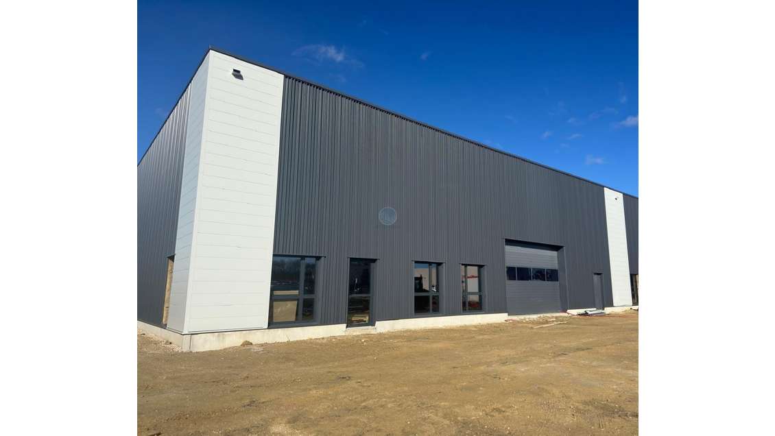 Location cellule d'activité 750m² à Saran