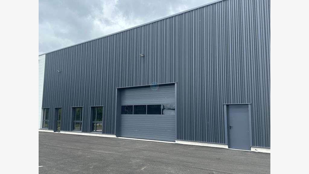Location cellule d'activité 750m² à Saran