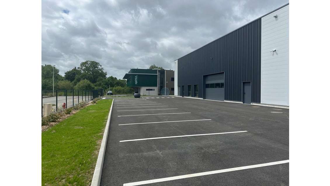 Location cellule d'activité 750m² à Saran