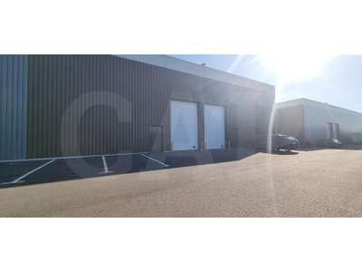 Location Locaux d'activités - Entrepôts à La Mézière