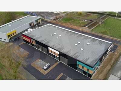 A louer cellule 228m² à Montauban de Bretagne RN12