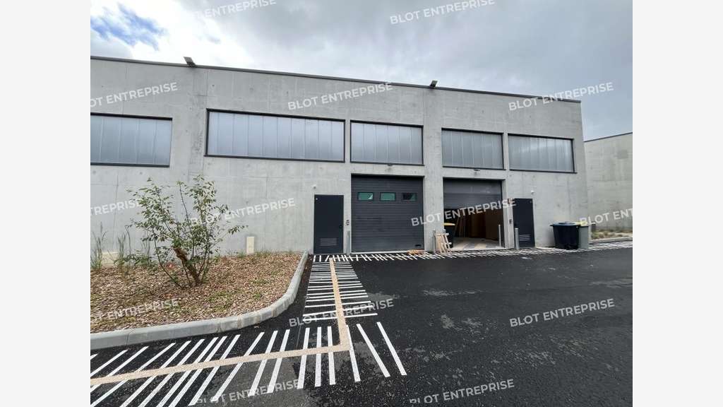 A louer cellule d'activités 230m² à Nantes