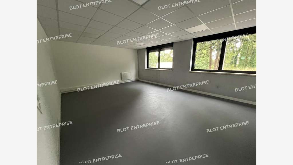 A louer cellule d'activités 230m² à Nantes