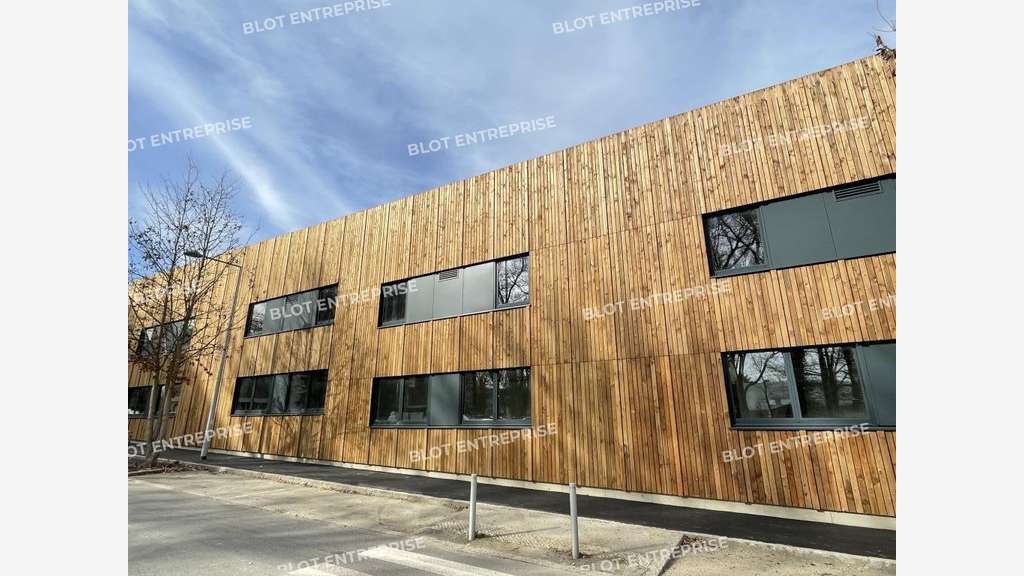 A louer cellule d'activités 230m² à Nantes