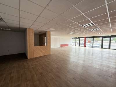 A louer local commercial 200m² C.C. agglo Troyenne