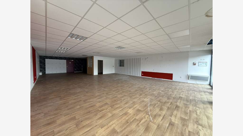A louer local commercial 200m² C.C. agglo Troyenne