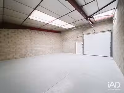 A louer cellule de stockage 73m² Brie-Comte-Robert