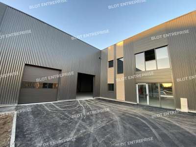 A louer cellule d'activité 387m² à Vern-sur-Seiche