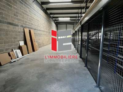 A louer cellule 100m² pour stockage à La Mézière