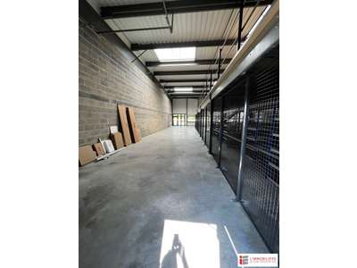Location Locaux d'activités - Entrepôts à La Mézière