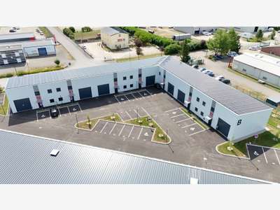 Cellules d'activité 170m² à louer à Morestel