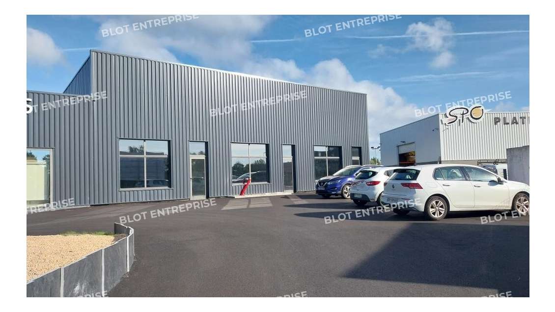 A louer cellules commerciales 465m² à Hillion