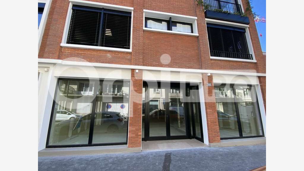 A louer local 196m² beau linéaire vitrine au Havre