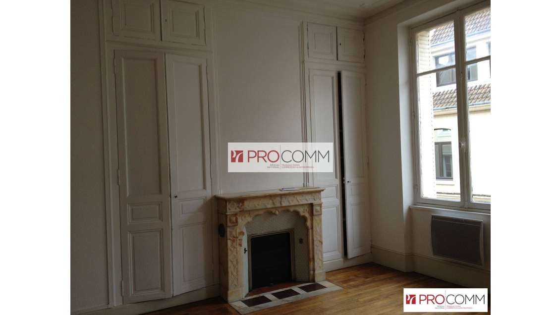 A louer bureaux de caractère 60m² Chartres centre 