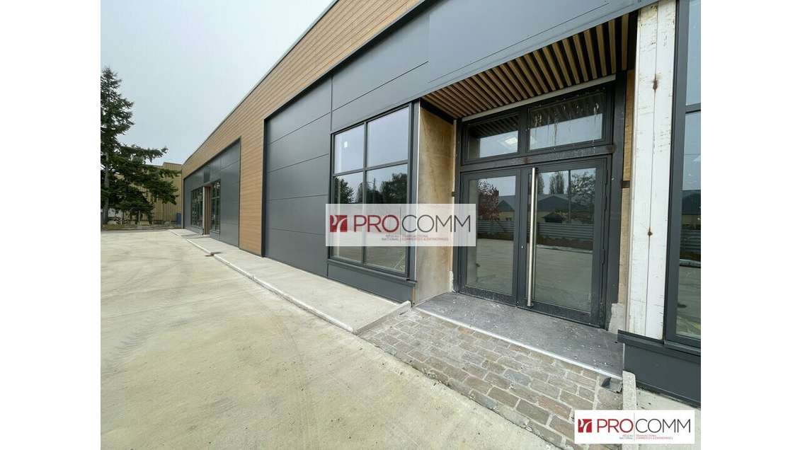 A louer entrepôt 360m² proche autoroute à Chartres