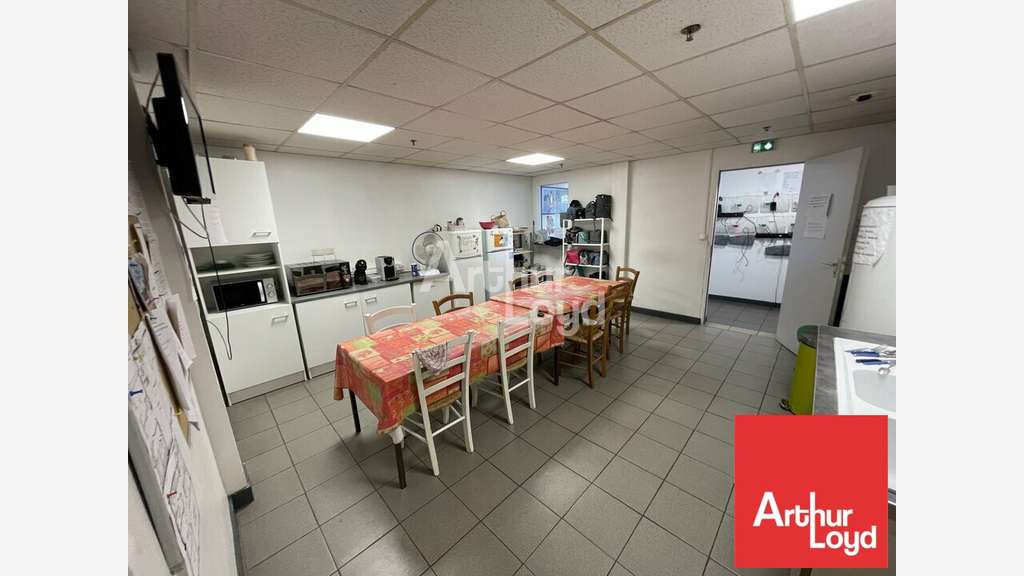 A louer bureaux de 715m² à Châtellerault Nord