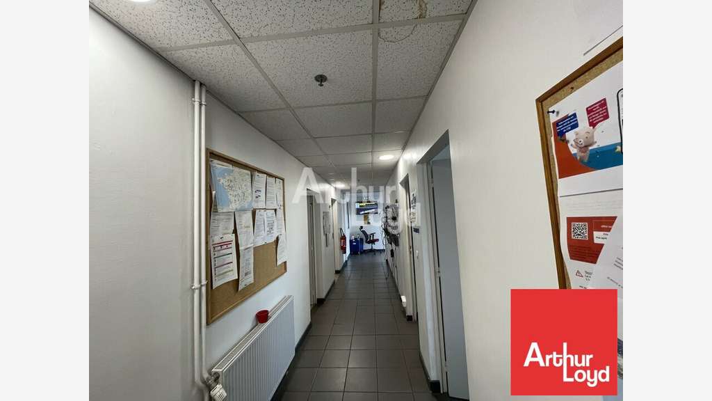 A louer bureaux de 715m² à Châtellerault Nord